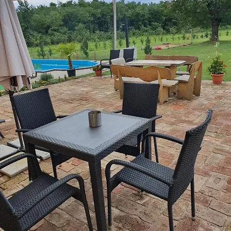 Birs Vendeghaz Гостевой дом Ясберень