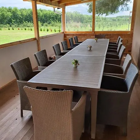 Birs Vendeghaz Ясберень