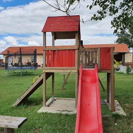 Birs Vendeghaz Vendégház 4*