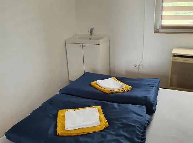Birs Vendeghaz Pensión 4*